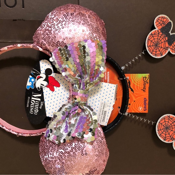 Set of 2 Disney headband ears and one pop socket. - Picture 3 of 4